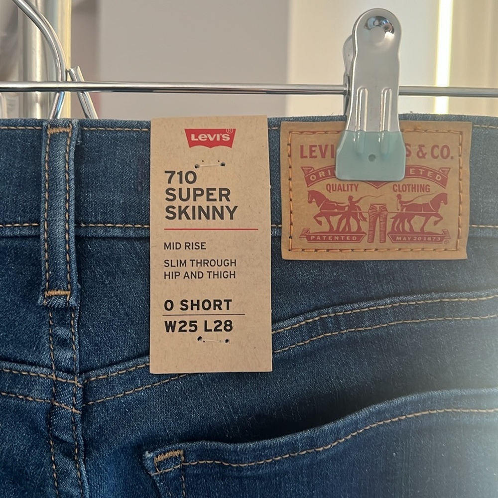 Levi’s - Picture 4 of 10